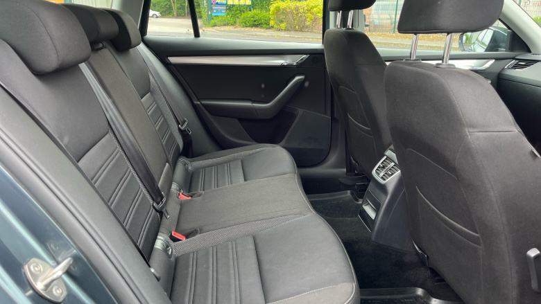 Skoda Octavia 1.6 TDI CR SE 5dr Diesel Estate